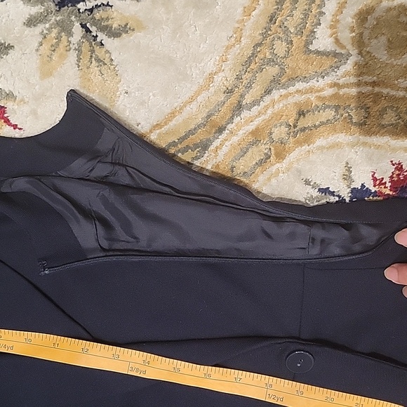 Black dress - Picture 5 of 11